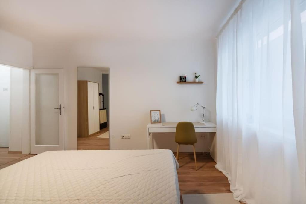 Ruhelage Im Zentrum Nahe Schottentor-contactless Self-check-in Apartment Wien